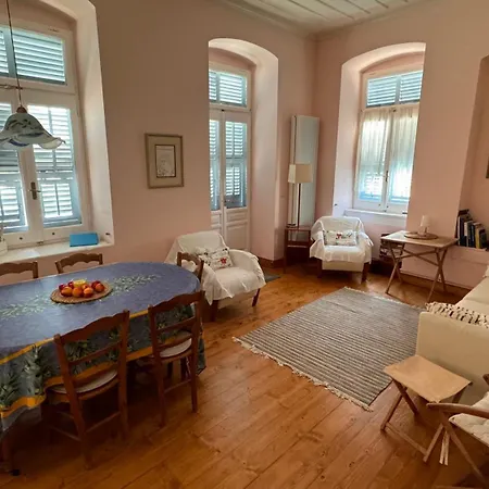Venetian House In Apartment